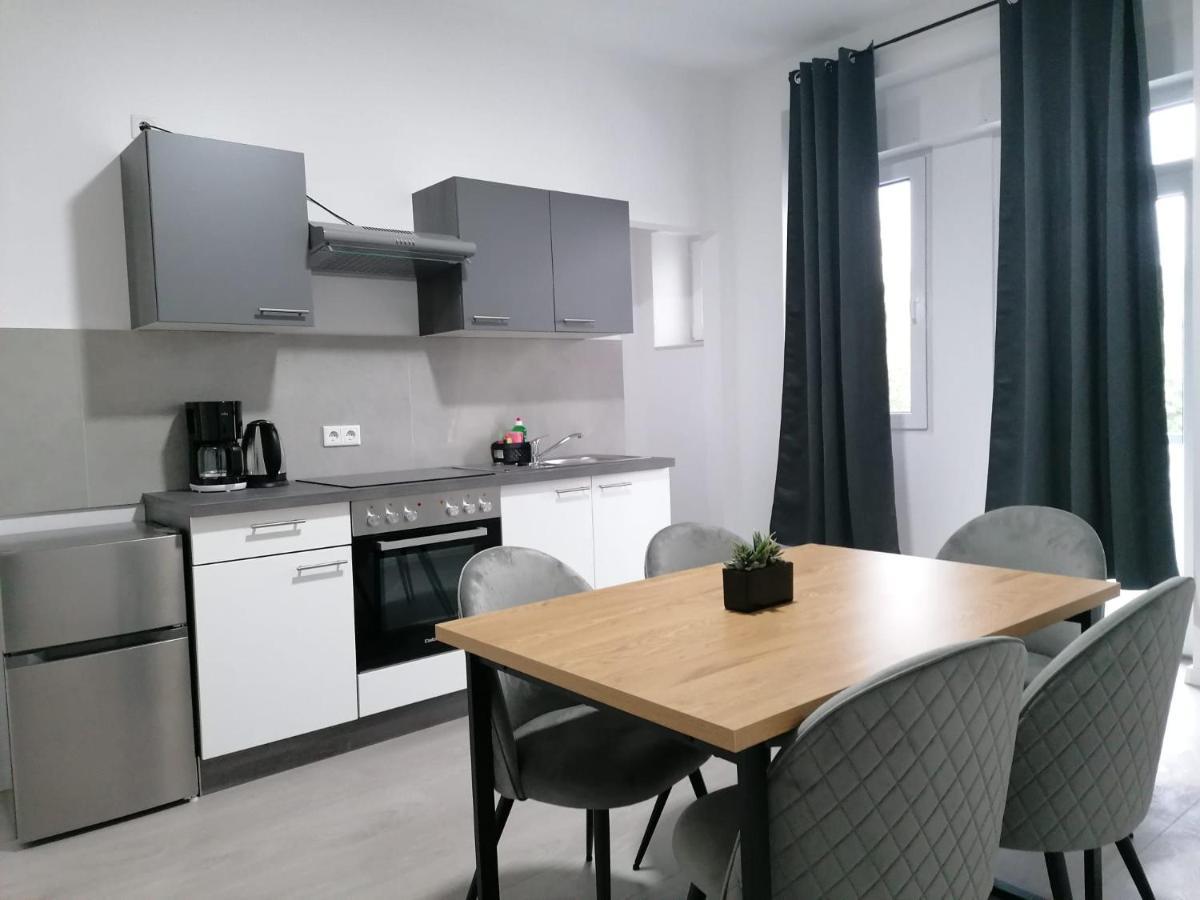 Estrella24 Living Rooms Singapur 헤르네 외부 사진