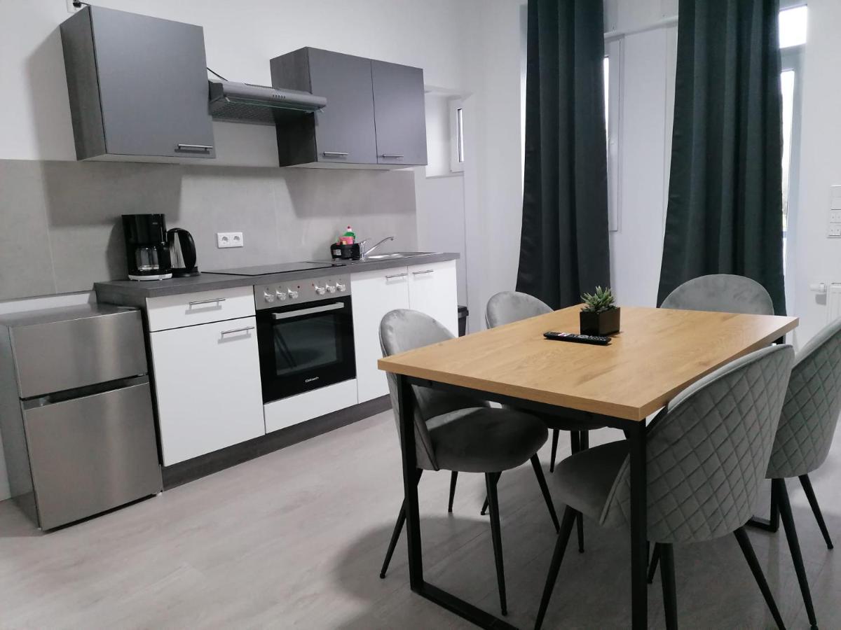 Estrella24 Living Rooms Singapur 헤르네 외부 사진