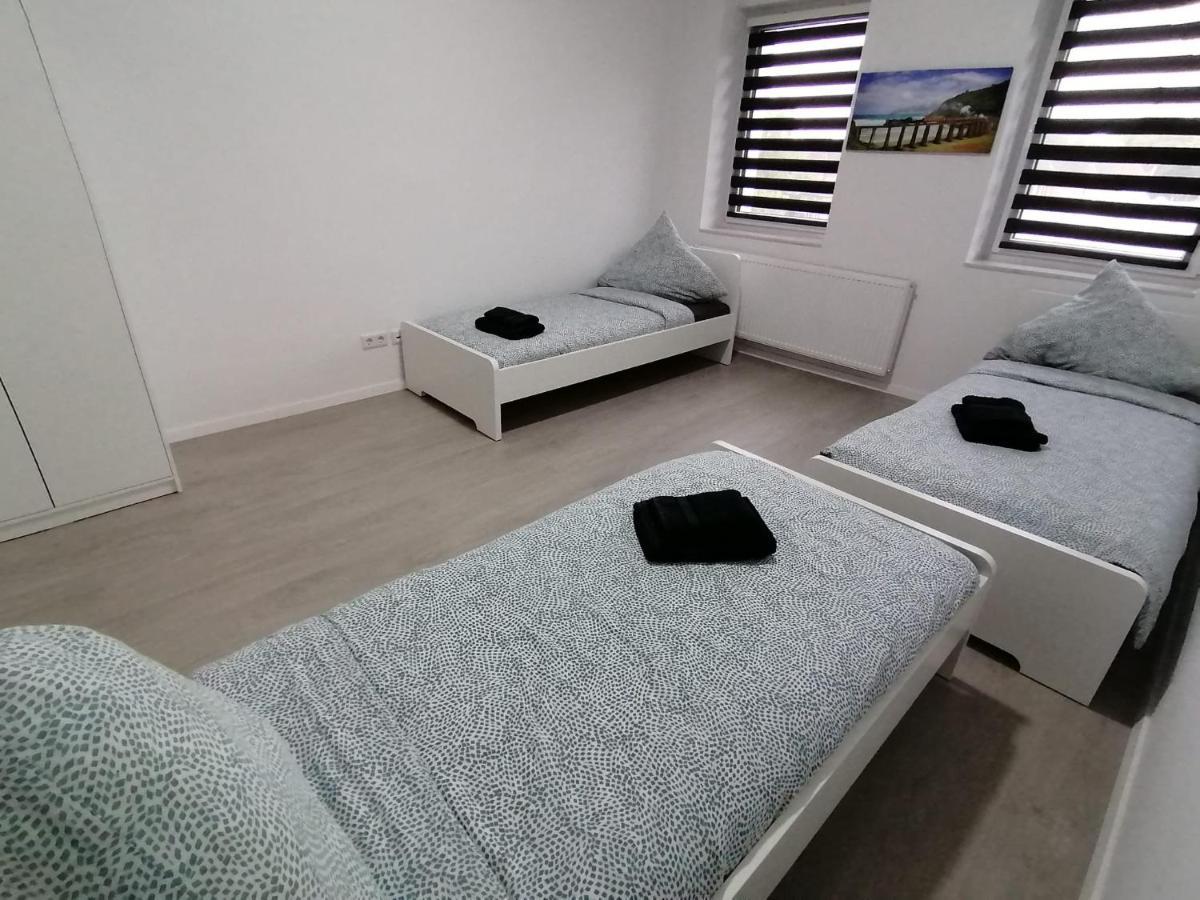 Estrella24 Living Rooms Singapur 헤르네 외부 사진