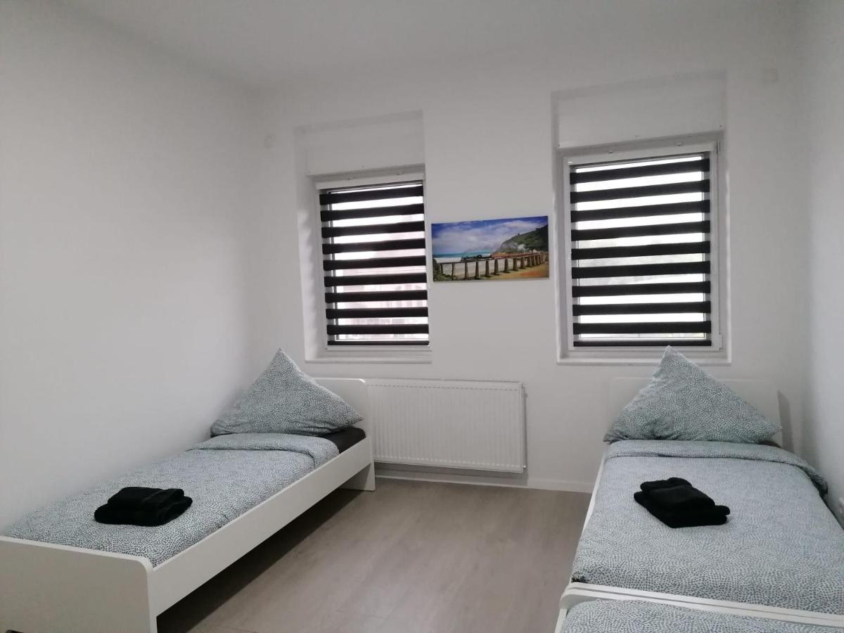 Estrella24 Living Rooms Singapur 헤르네 외부 사진