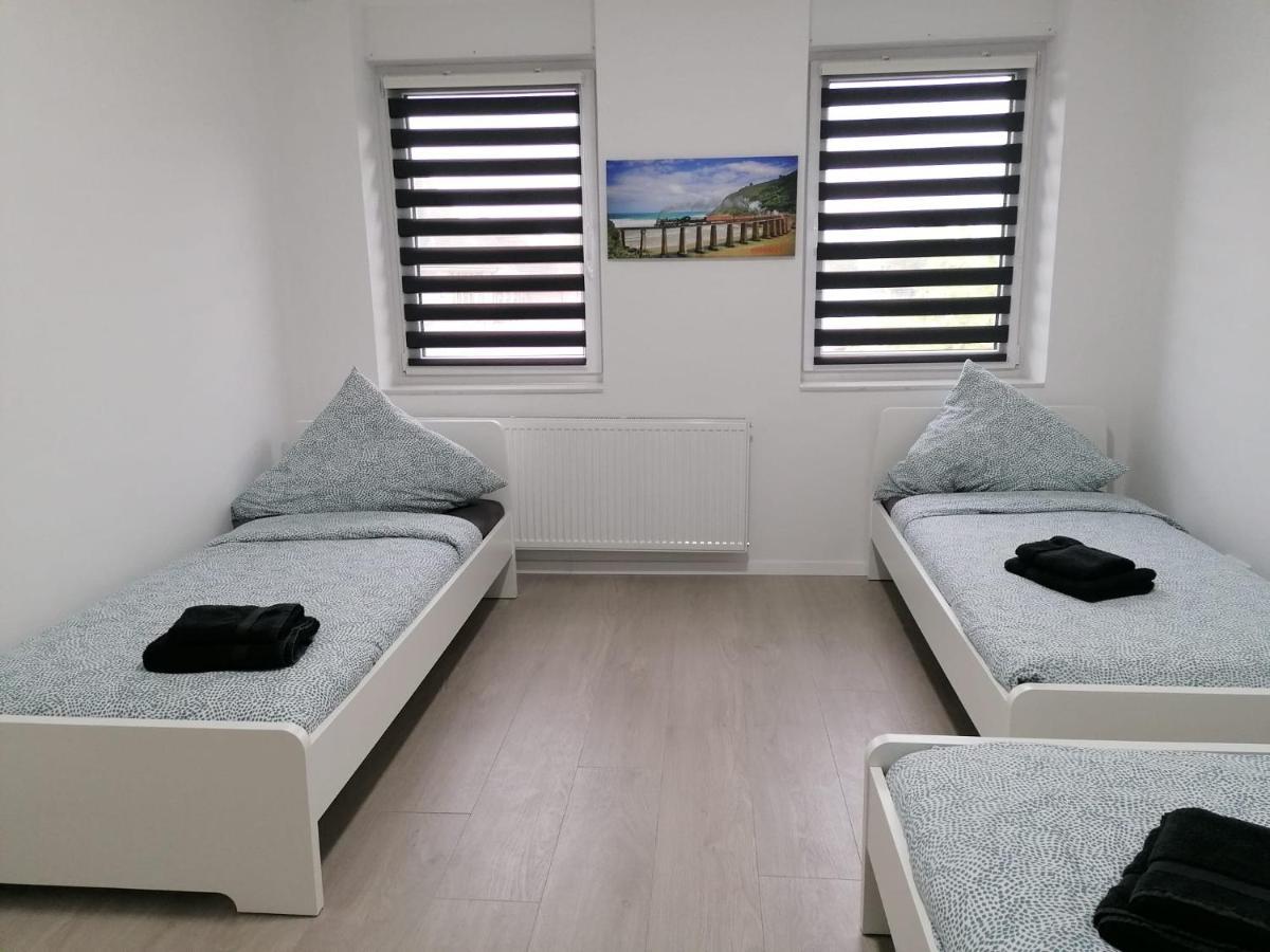 Estrella24 Living Rooms Singapur 헤르네 외부 사진